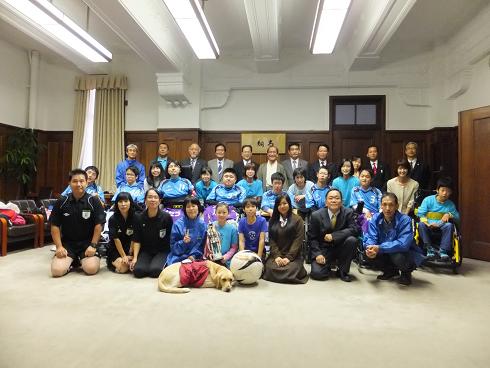 電動車椅子サッカーチームSONIC市役所表敬訪問