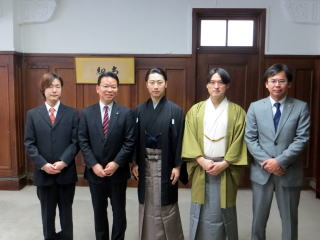 平成26年京都市芸術文化特別奨励者認定式（第一応接室）（隠塚副議長出席）